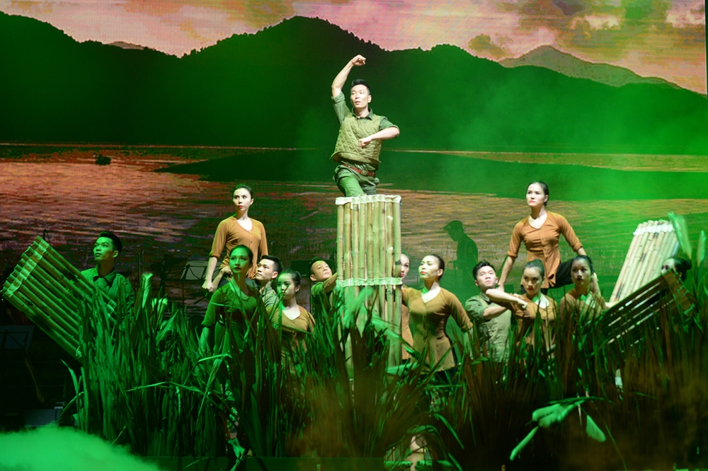 Tác phẩm “Ký ức Sông Lô” của Đoàn Văn công Quân khu 2.